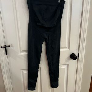 blanqi maternity leggings. Size M Maternity. Dark green